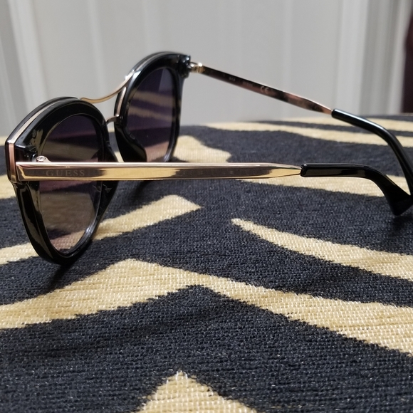 Guess sunglasses - Picture 2 of 4